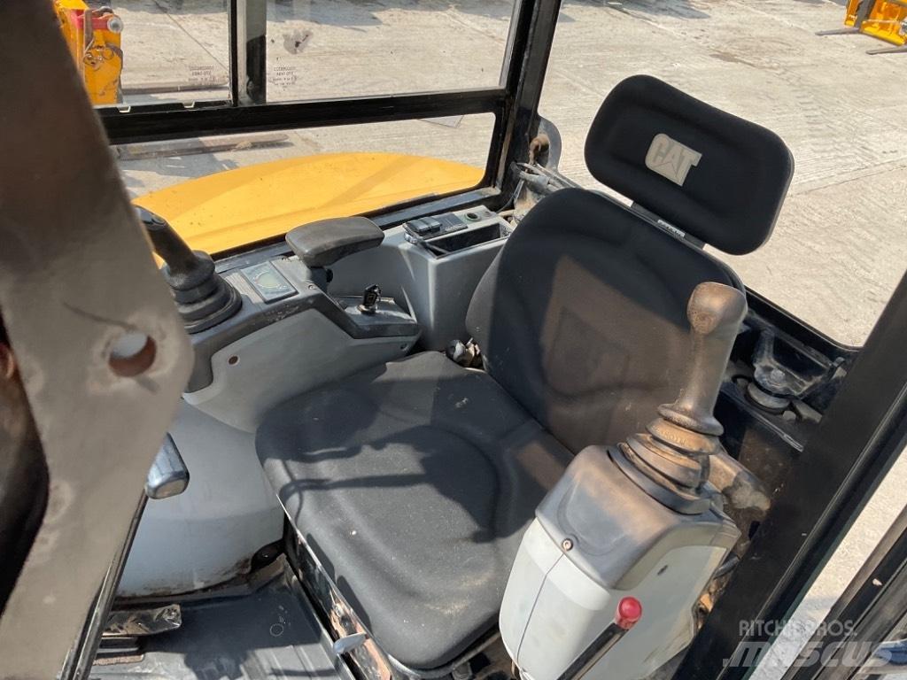 CAT 302.7 D CR Minibagger < 7t