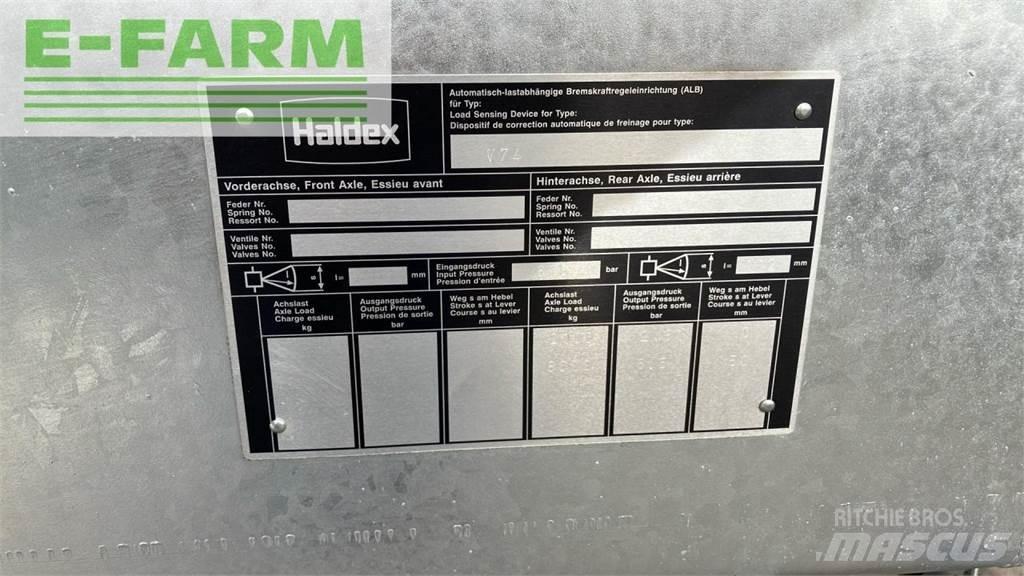 Bauer V74 Düngemittelverteiler