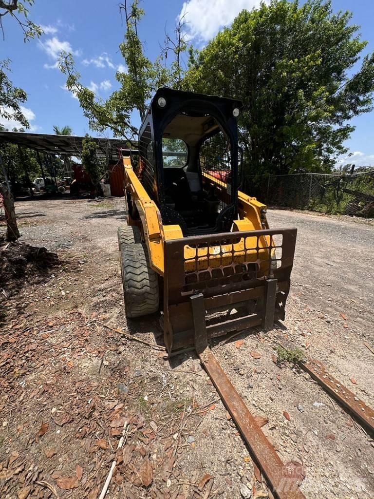 CAT 242 D Kompaktlader