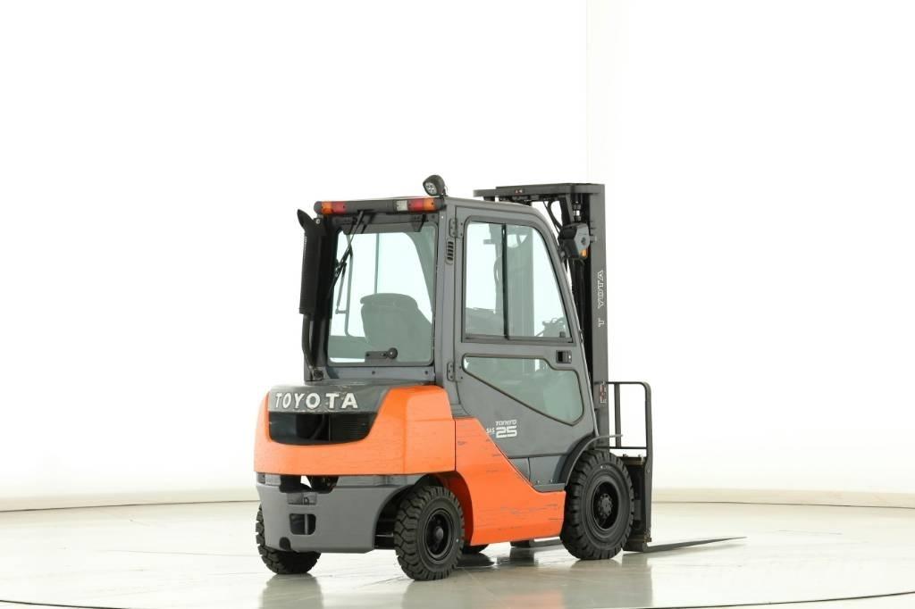 Toyota 02-8 FDF 25 Diesel Stapler