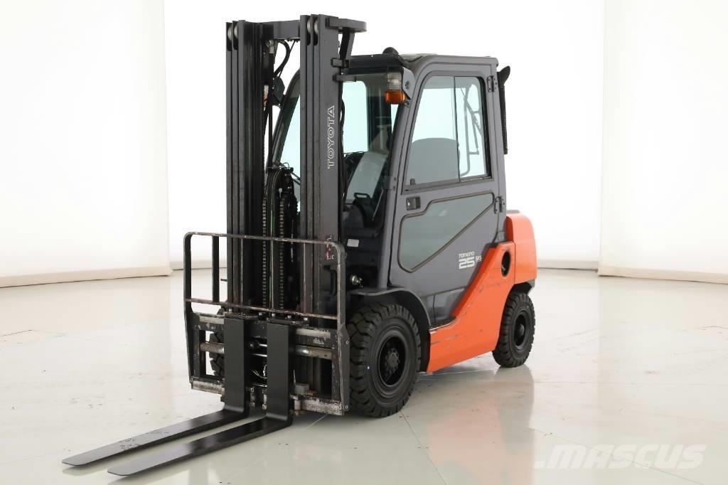 Toyota 02-8 FDF 25 Diesel Stapler