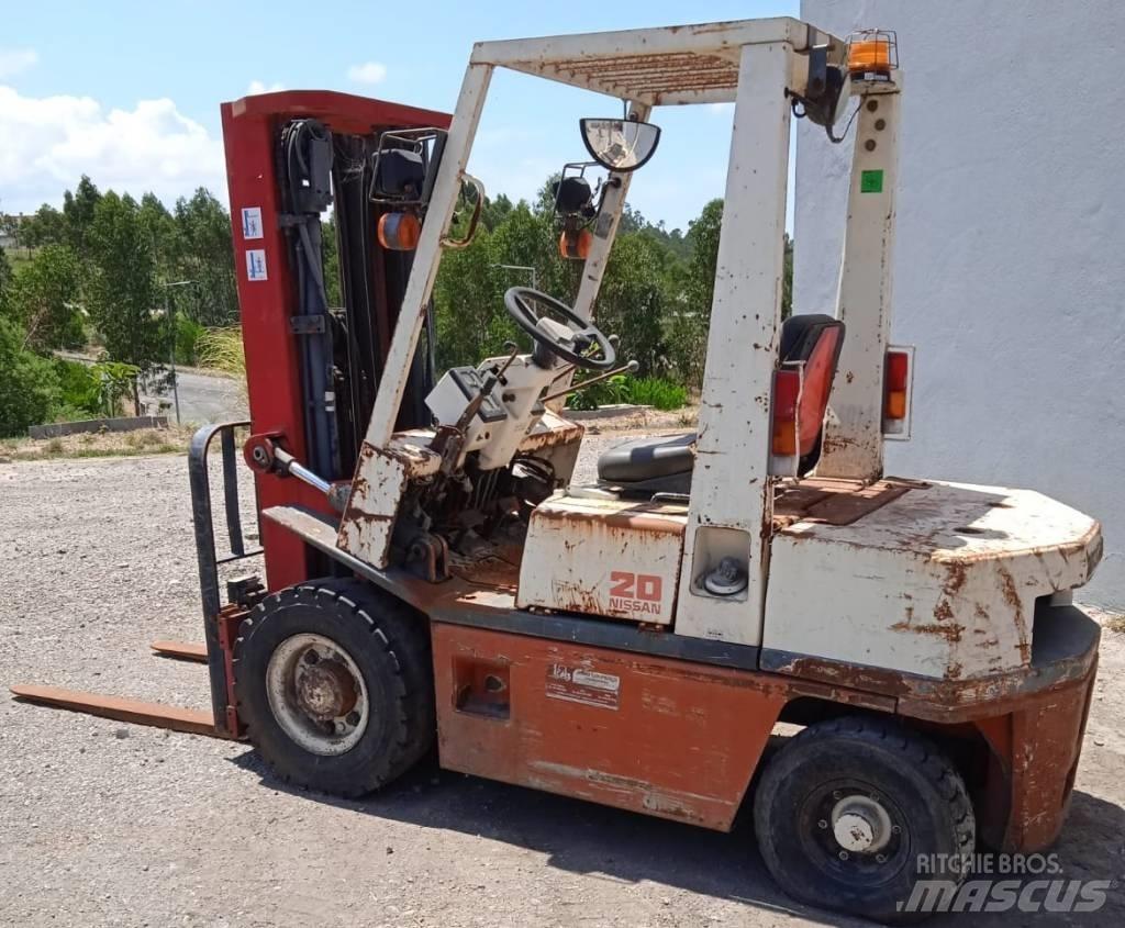 Nissan EH02A20U Diesel Stapler