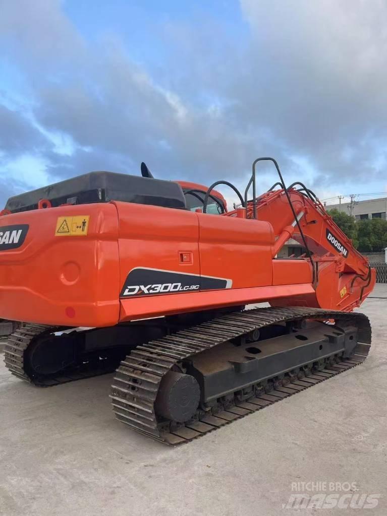 Doosan DX300LC-9C Raupenbagger