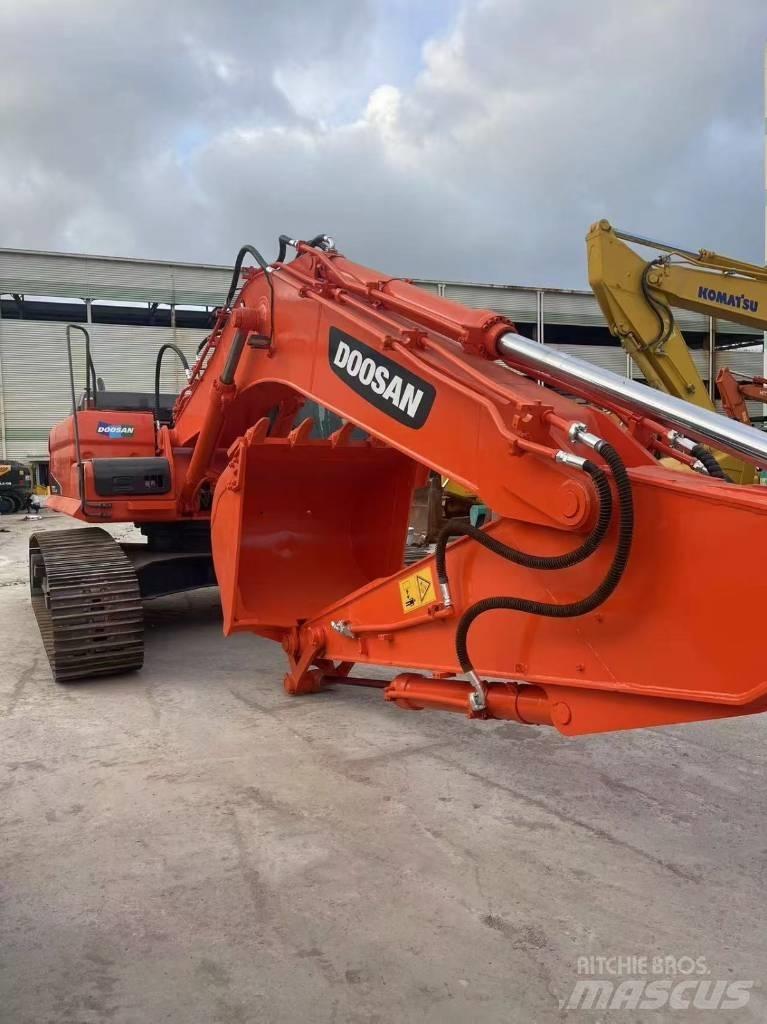 Doosan DX300LC-9C Raupenbagger