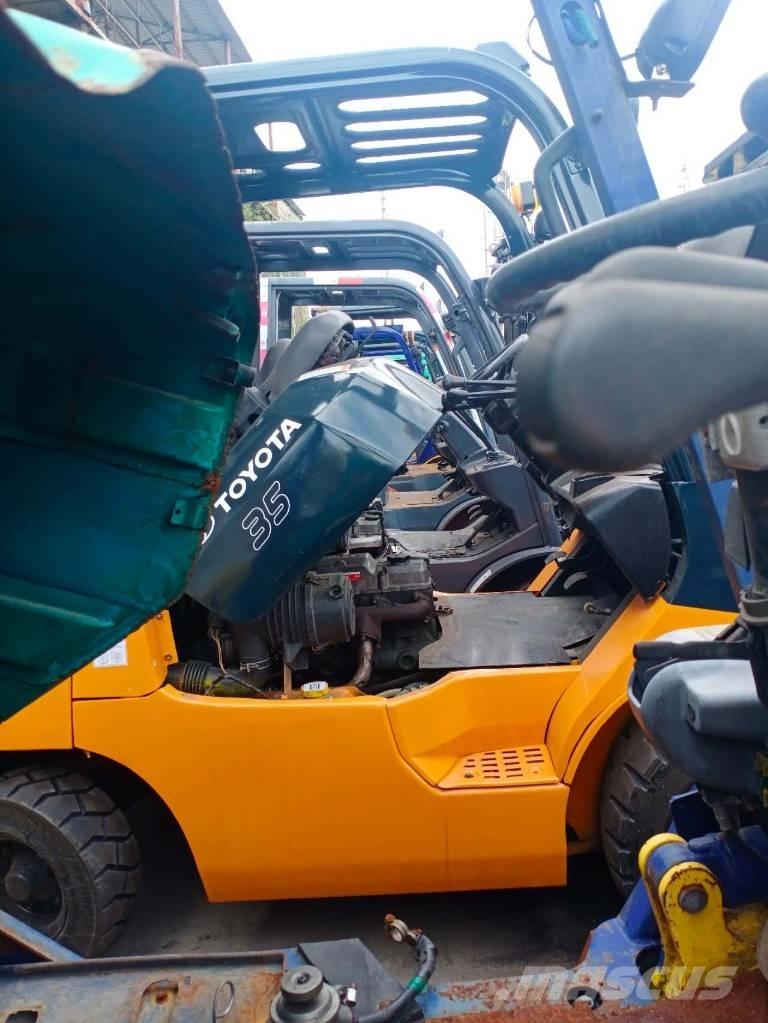 Toyota FD 35 Diesel Stapler