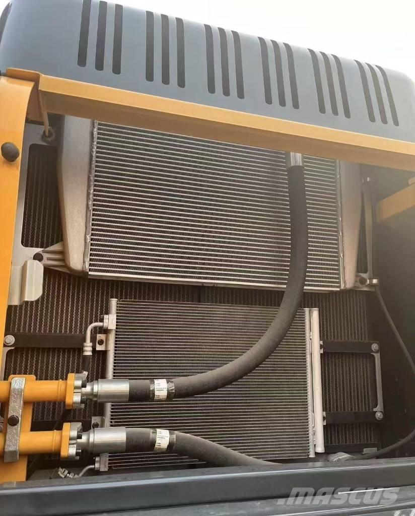 Hyundai 305LC Raupenbagger