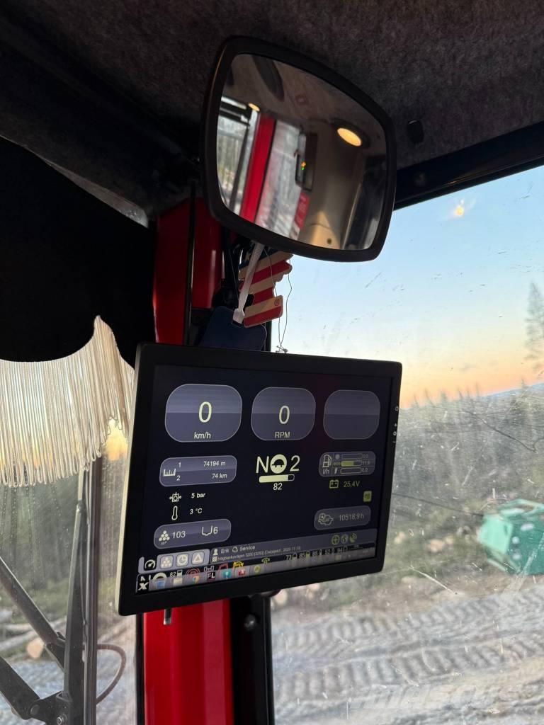 Komatsu 895 Forwarder