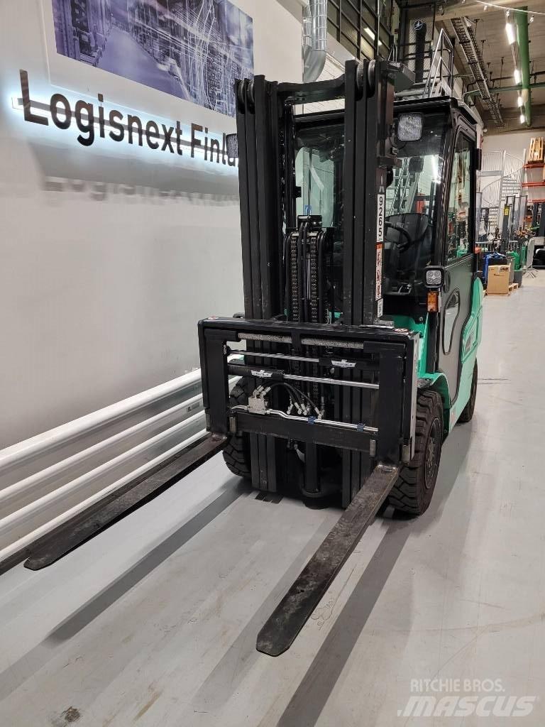 Mitsubishi FD25N3 Diesel Stapler