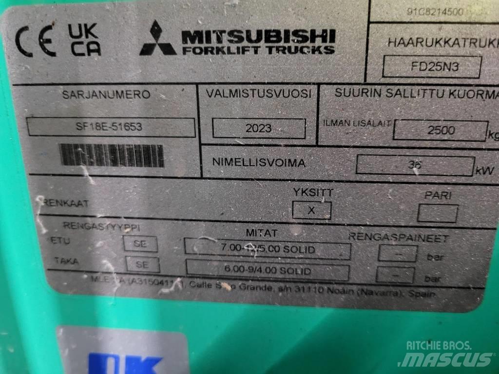 Mitsubishi FD25N3 Diesel Stapler