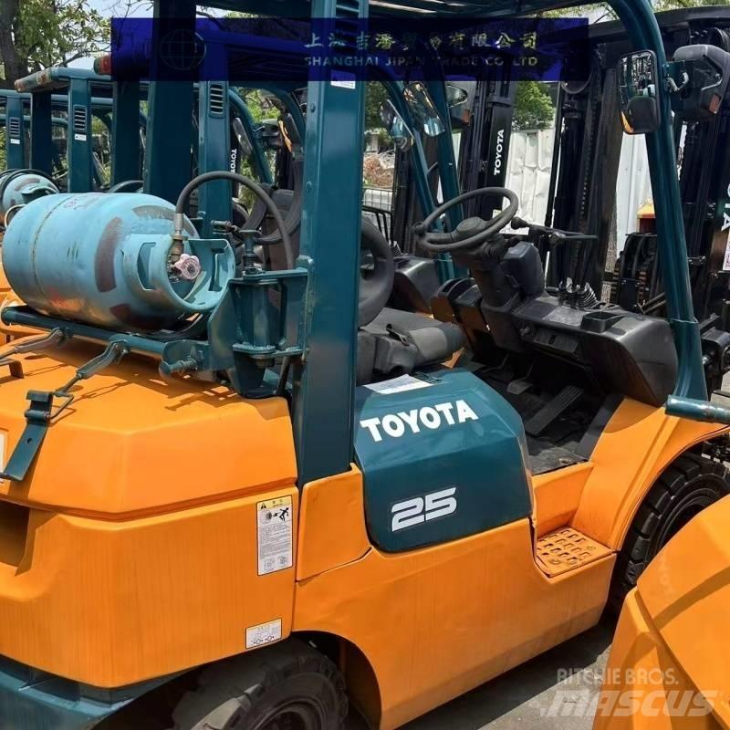 Toyota 25 Diesel Stapler