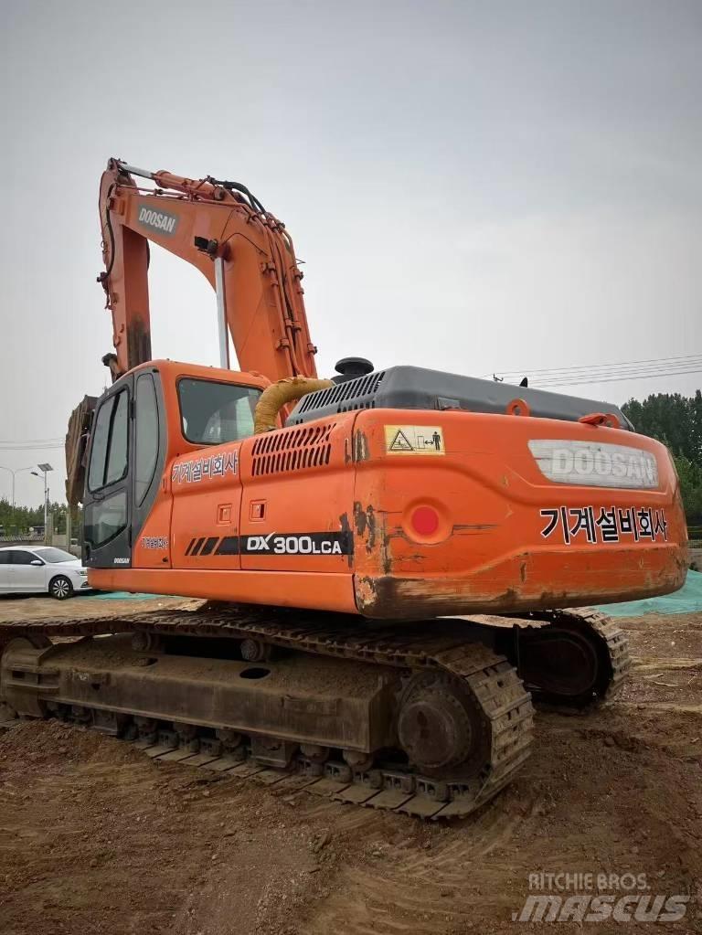 Doosan DX300LCA Raupenbagger