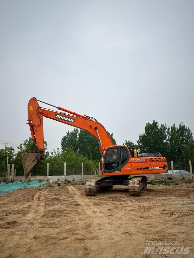 Doosan DX300LCA Raupenbagger