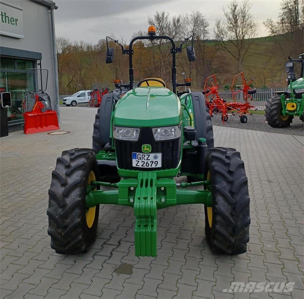 John Deere 5050E Traktoren