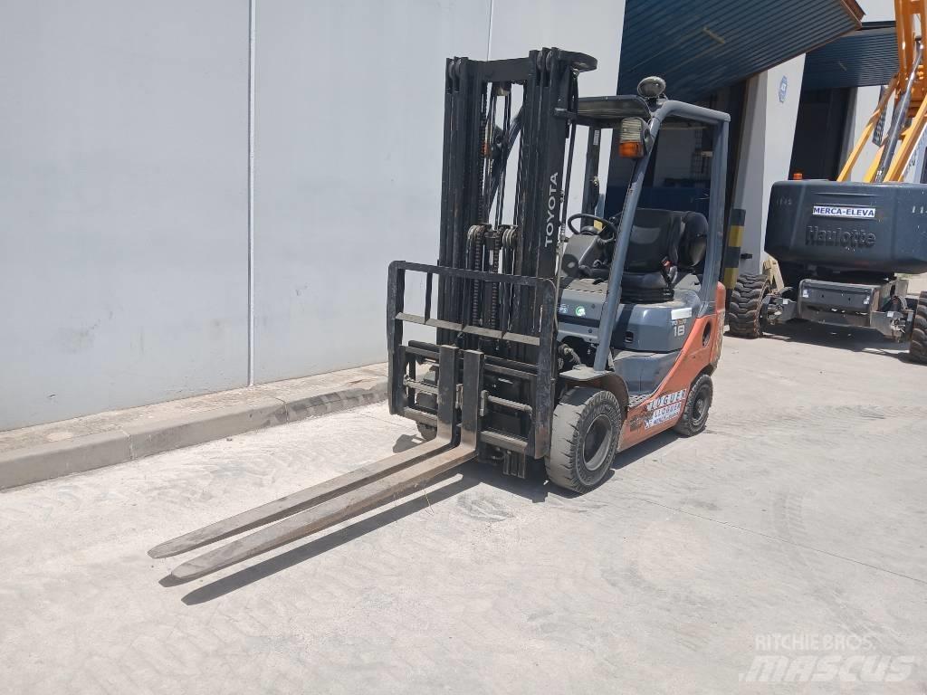 Toyota D02-8FG18 Gas Stapler