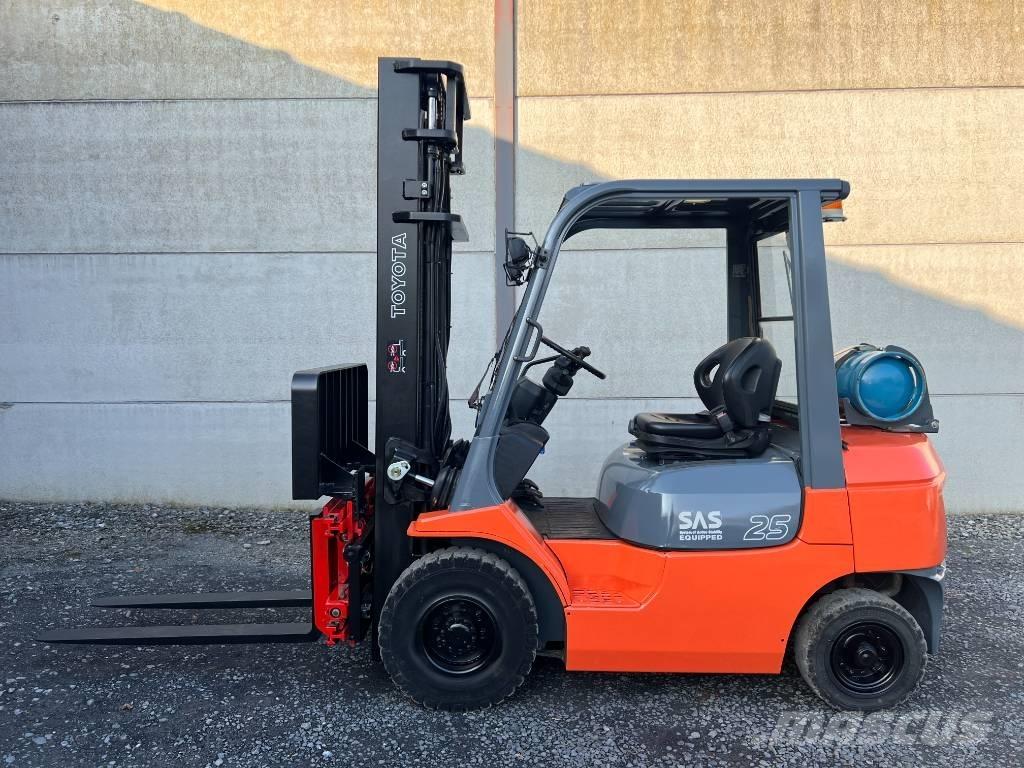 Toyota 42-7 FGF 25 Gas Stapler