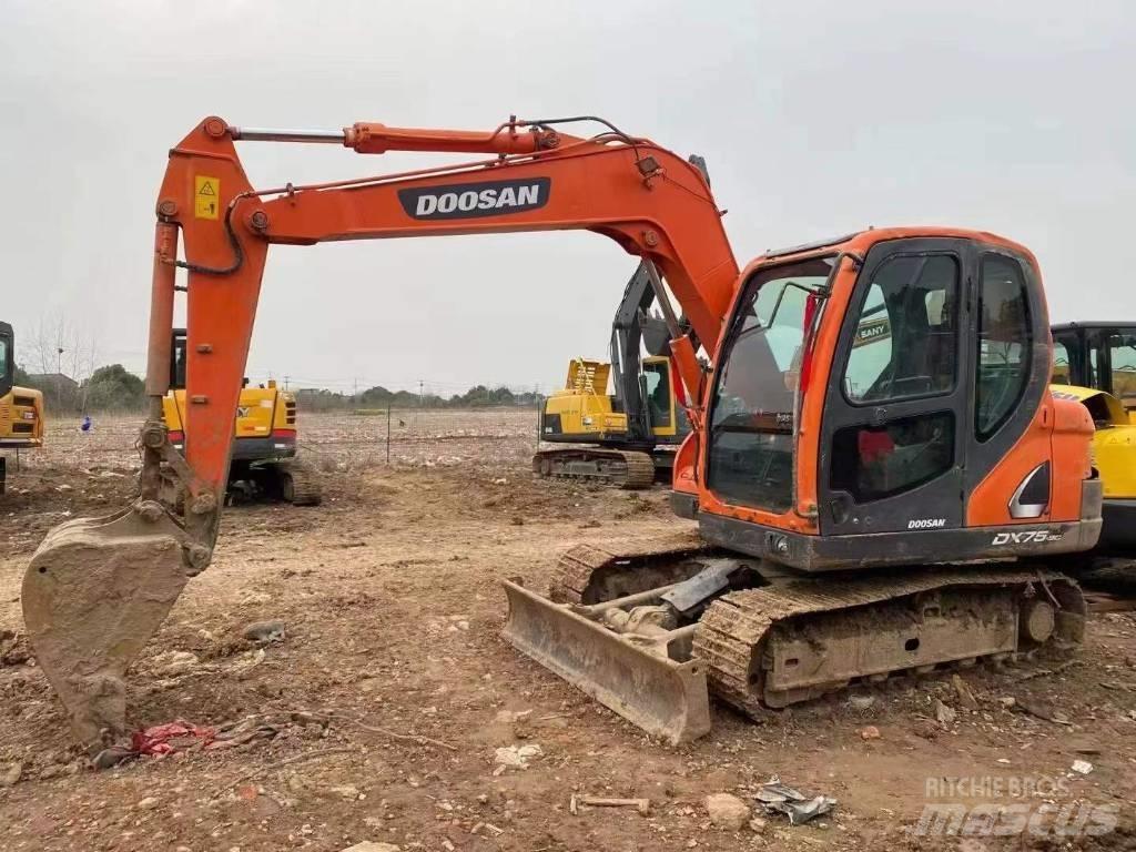 Doosan DX75 Raupenbagger