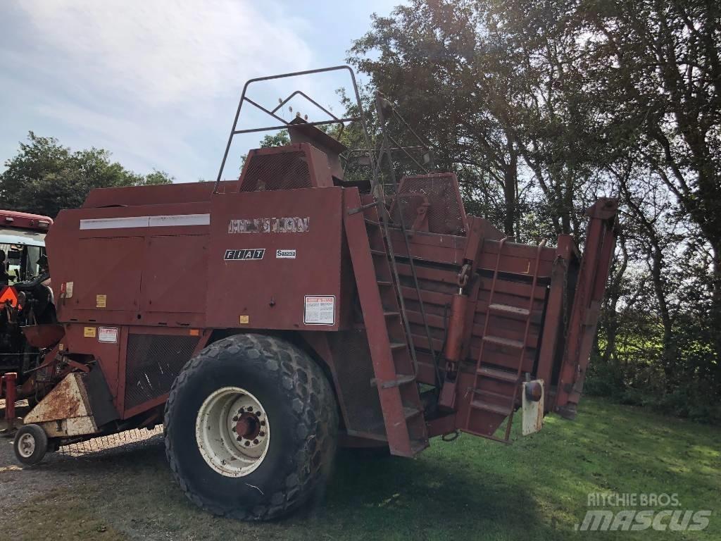 Hesston 4800 Quaderpressen