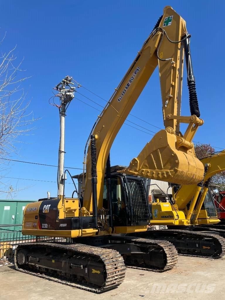 CAT 323D2 Raupenbagger