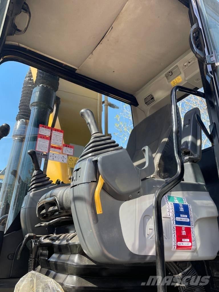 CAT 323D2 Raupenbagger