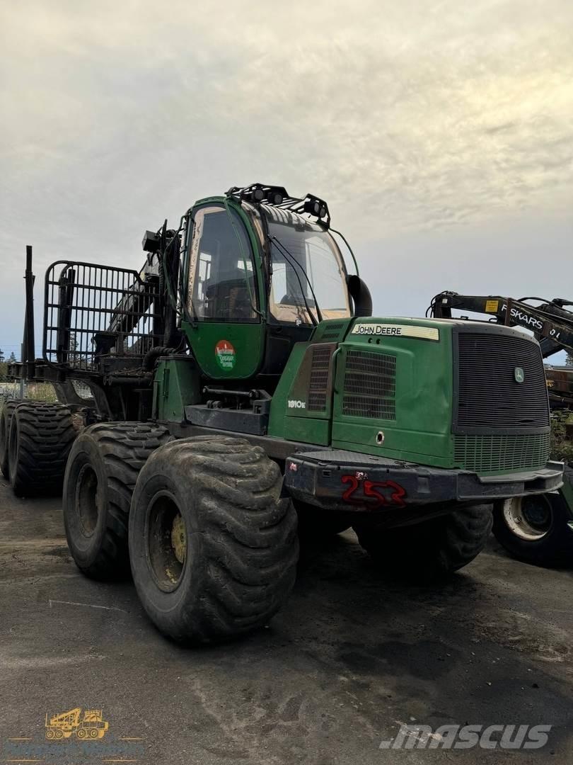 John Deere 1910E Forwarder