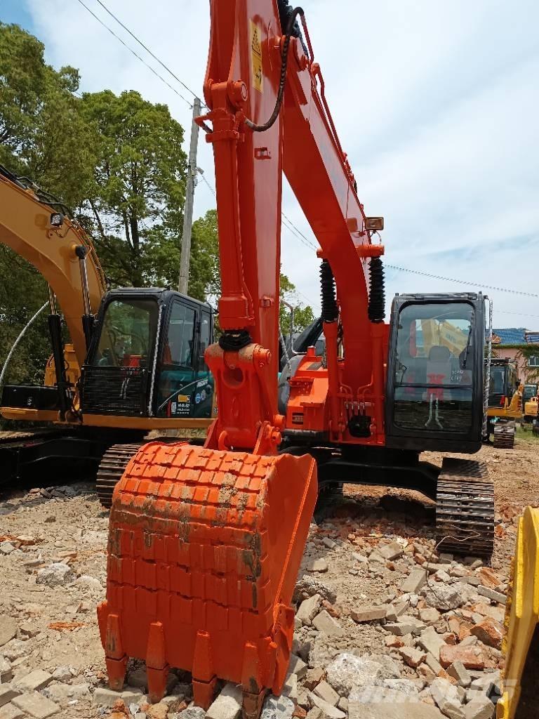 Hitachi ZX 135 Raupenbagger