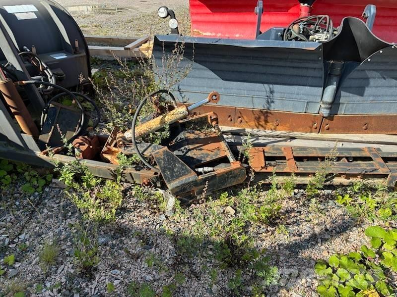 Uni-väg Vikplog 3.20 Pistenraupen