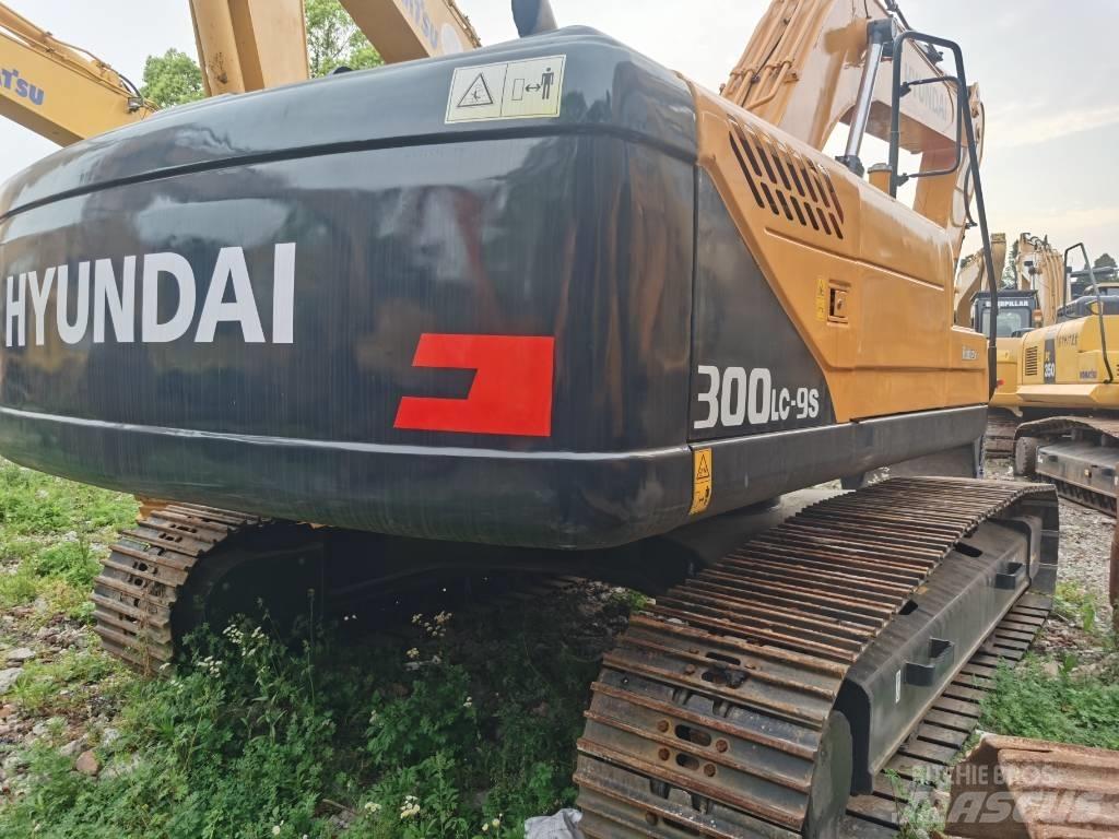 Hyundai R 300LC-9S Raupenbagger