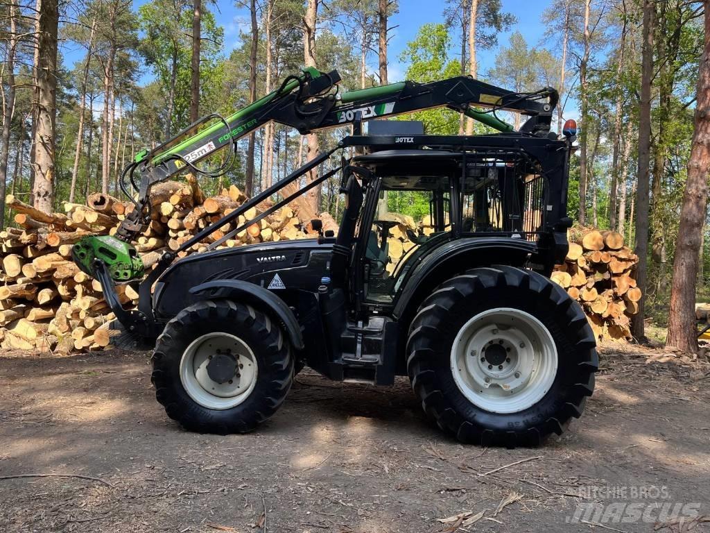 Valtra T183 Versu Traktoren