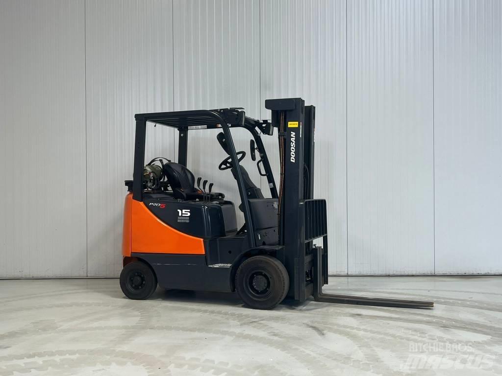 Doosan G15S-5 Gas Stapler