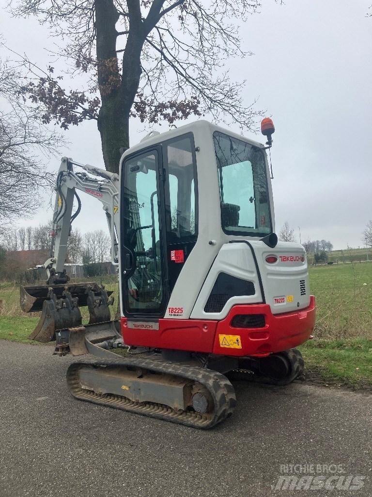 Takeuchi TB225 extra Minibagger < 7t