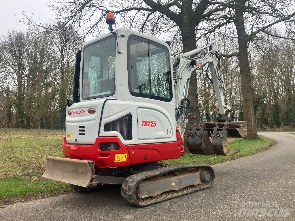 Takeuchi TB225 extra Minibagger < 7t