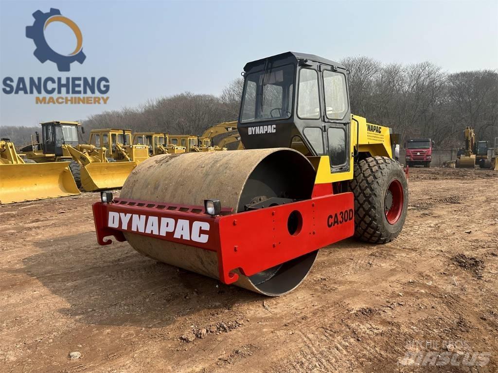 Dynapac CA30D Walzenzüge