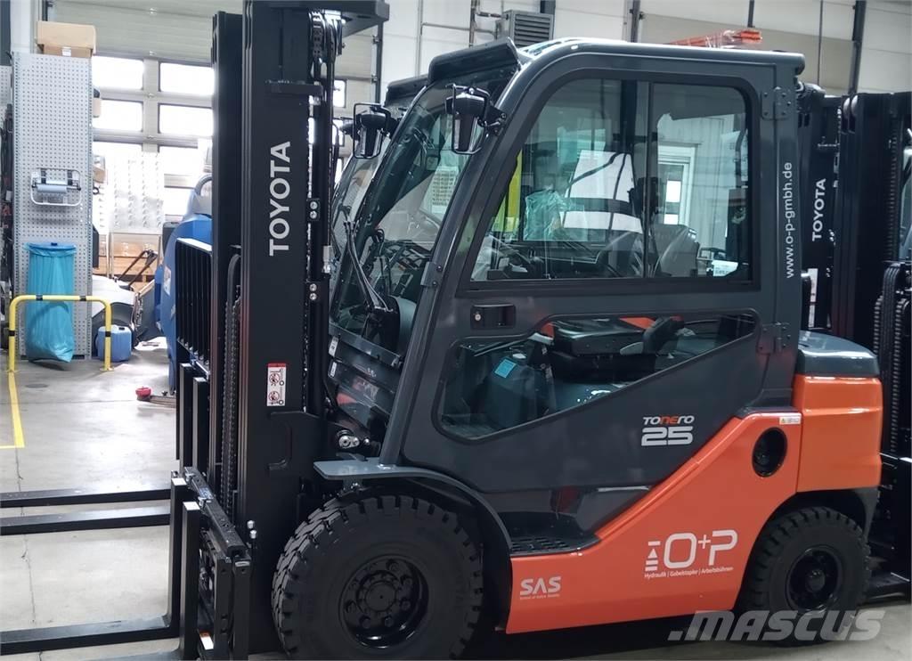 Toyota 52-8FDF25 Diesel Stapler