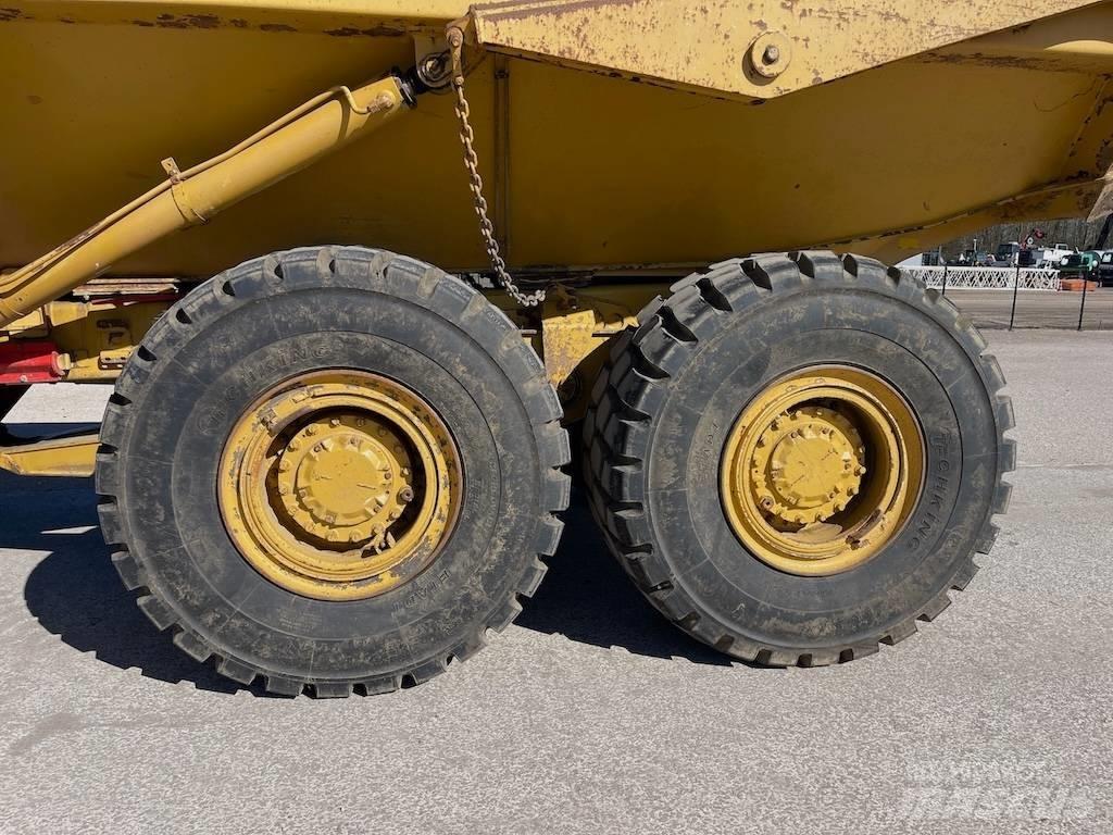 CAT 730 Dumper - Knickgelenk