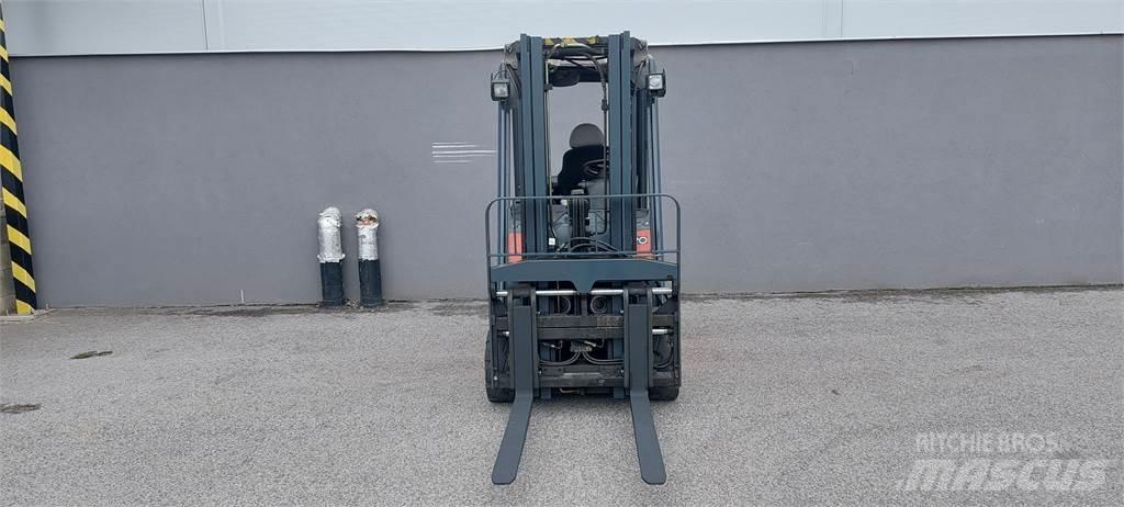 Linde H20 Gas Stapler