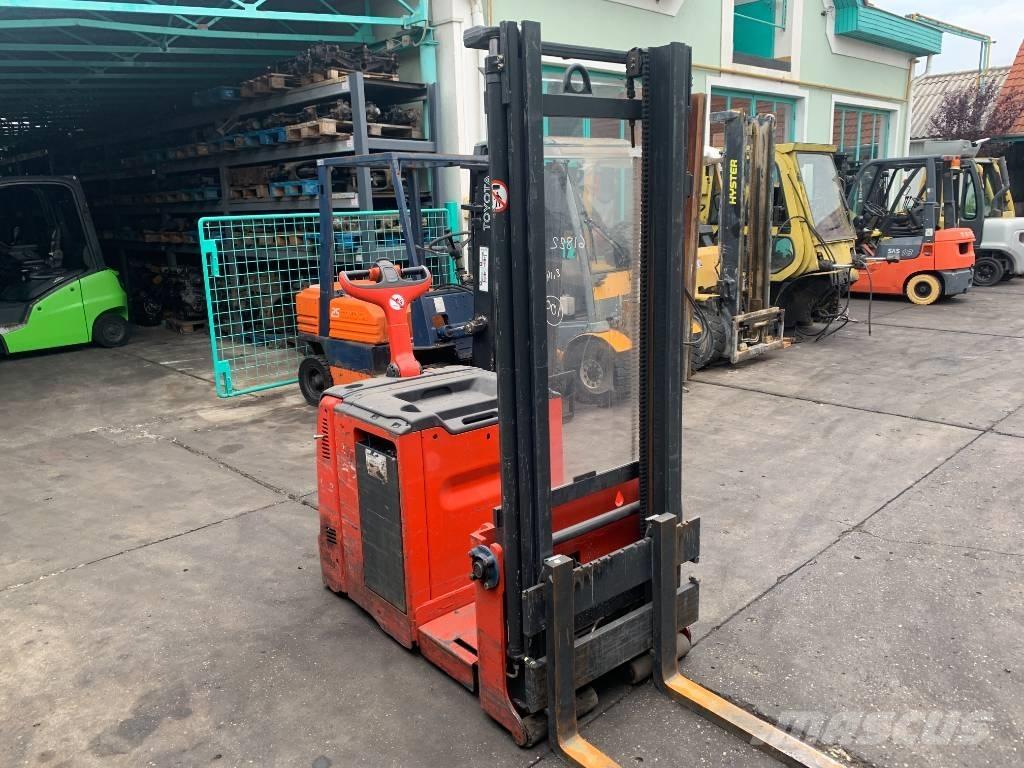 Linde L12AC V-3818 Selbstfahrstapler