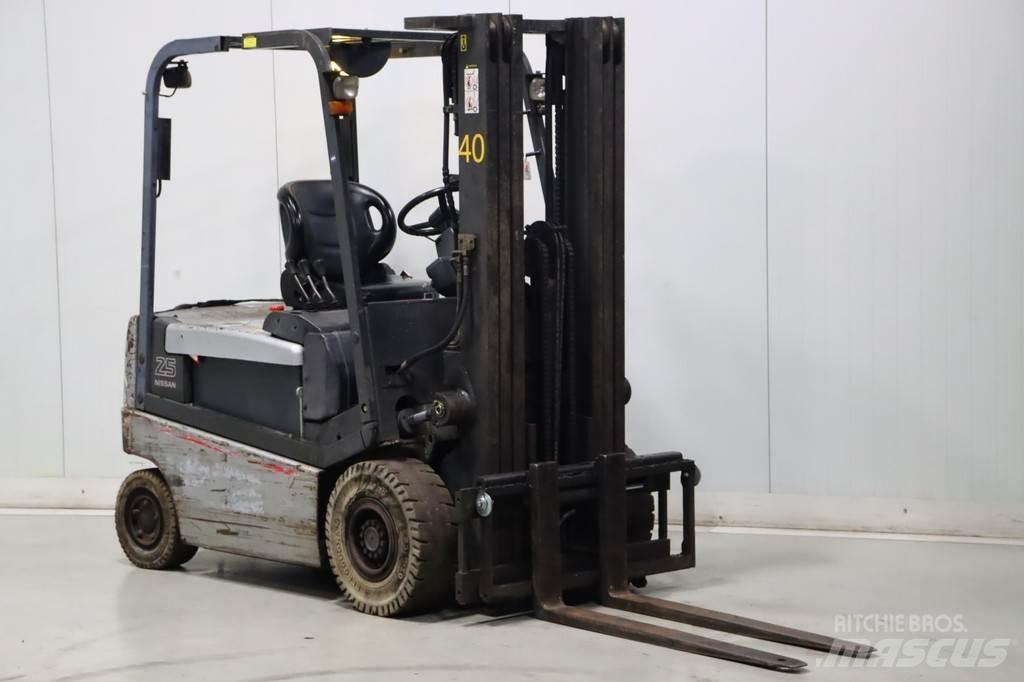 Nissan Q02L25CU Elektro Stapler