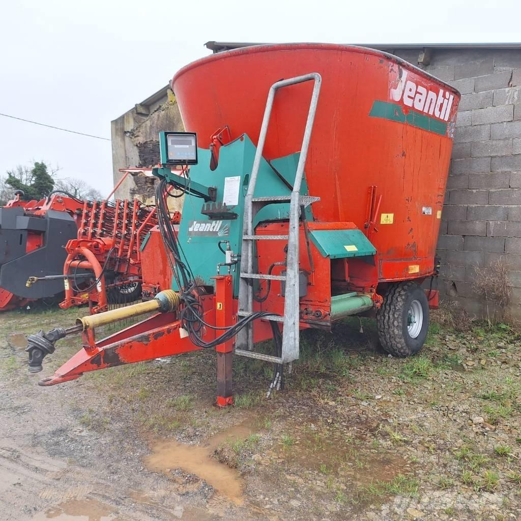 Jeantil KW12 C Futtermischwagen