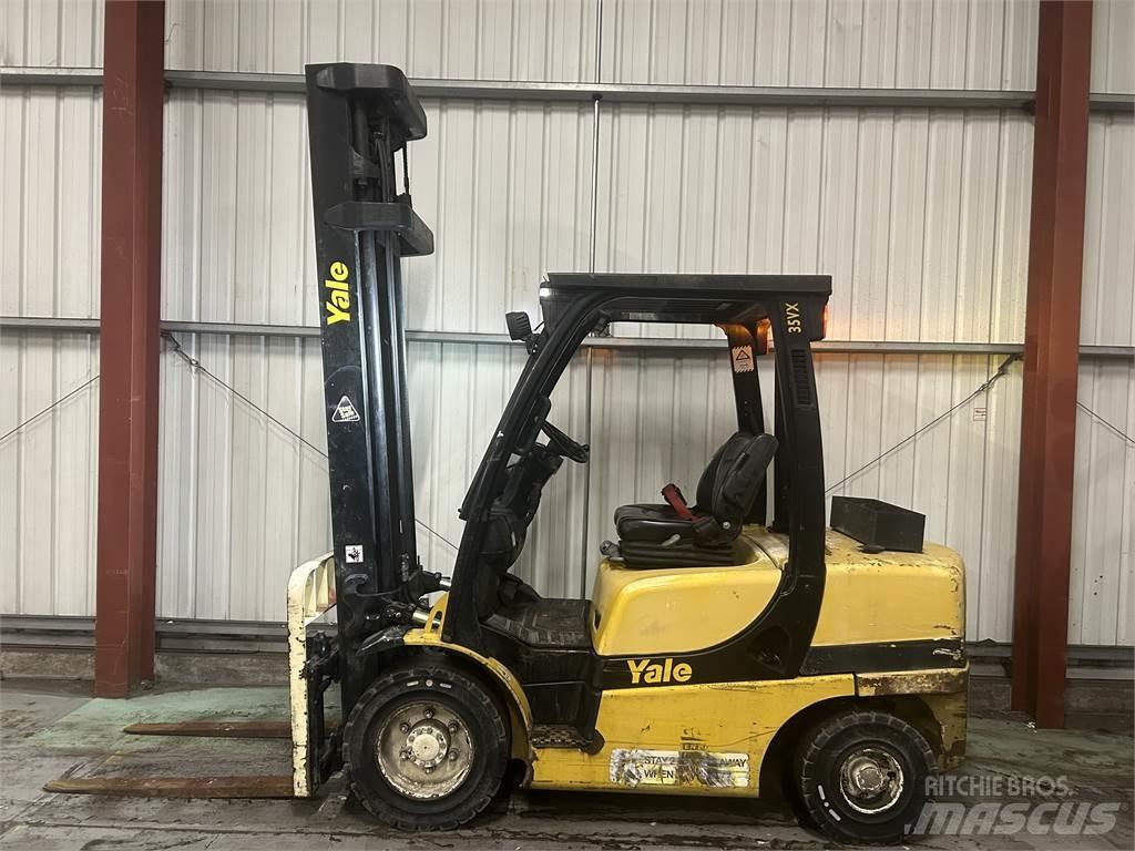 Yale GDP35VX Diesel Stapler