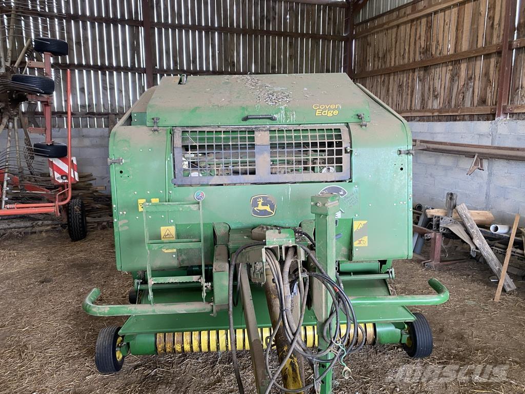 John Deere 623 Rundballenpressen