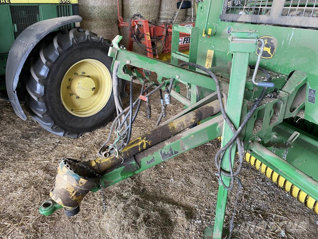 John Deere 623 Rundballenpressen