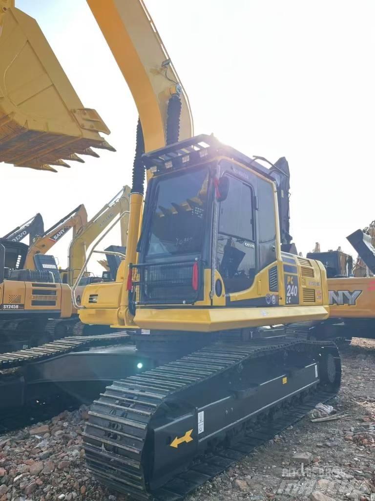 Komatsu 240 LC-8 Raupenbagger