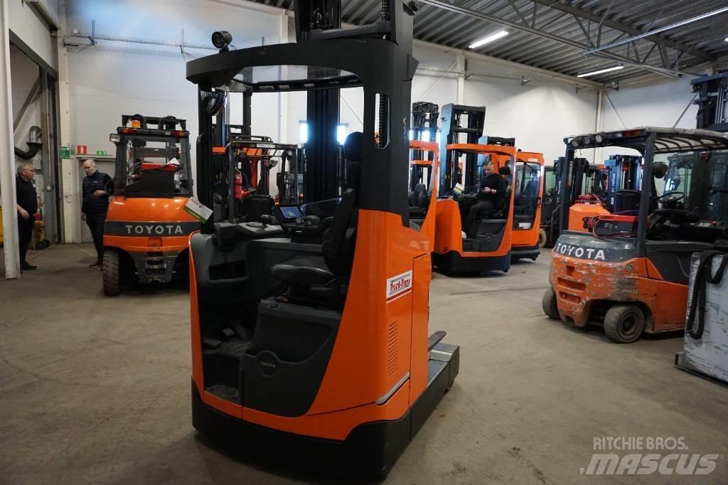 Toyota RRE140HE Schubmaststapler