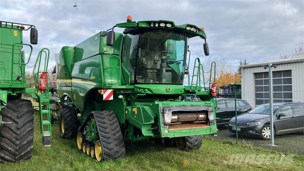 John Deere S680 Mähdrescher