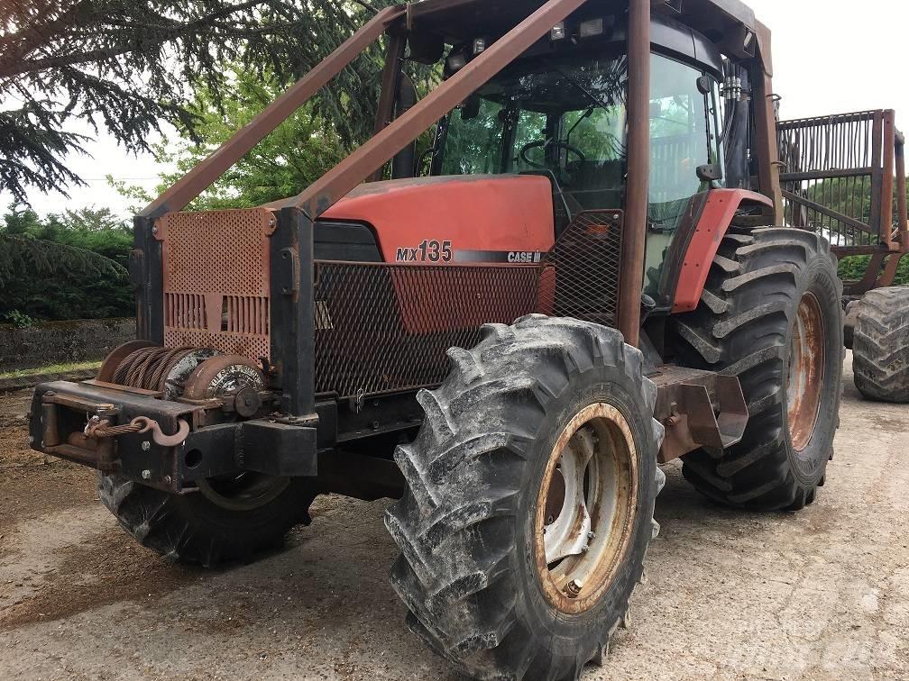 CASE MX 135 Forsttraktoren
