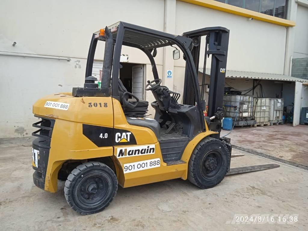 CAT DP 40 Diesel Stapler