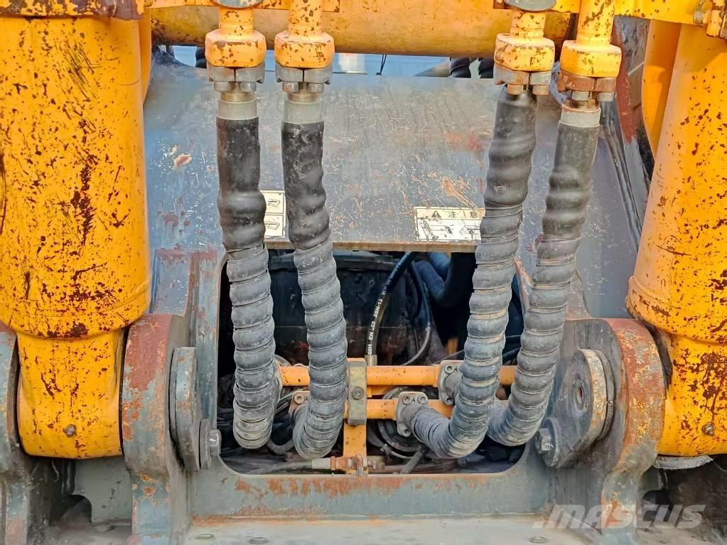 Hyundai R300LC-9S Raupenbagger