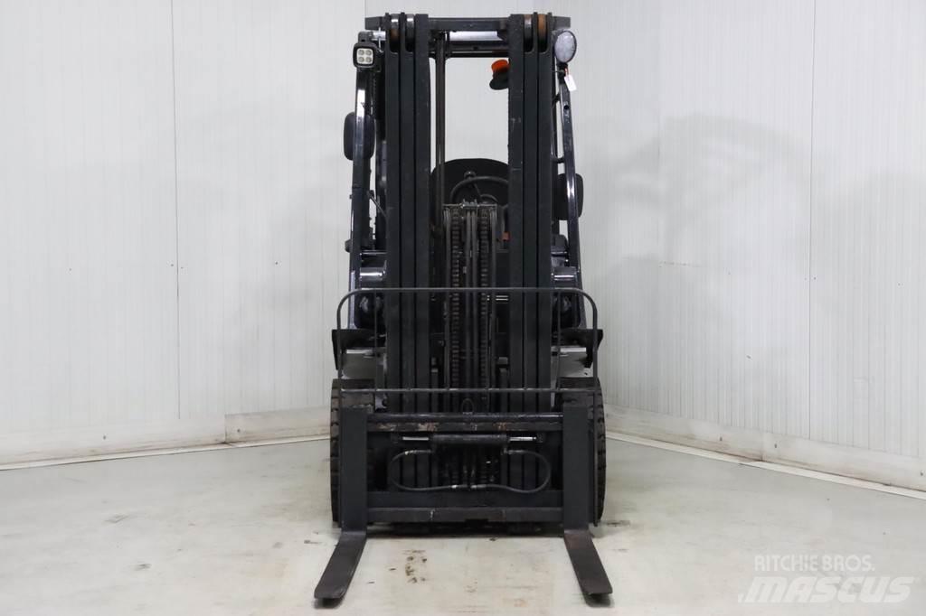 Nissan U1D2A20LQ Gas Stapler