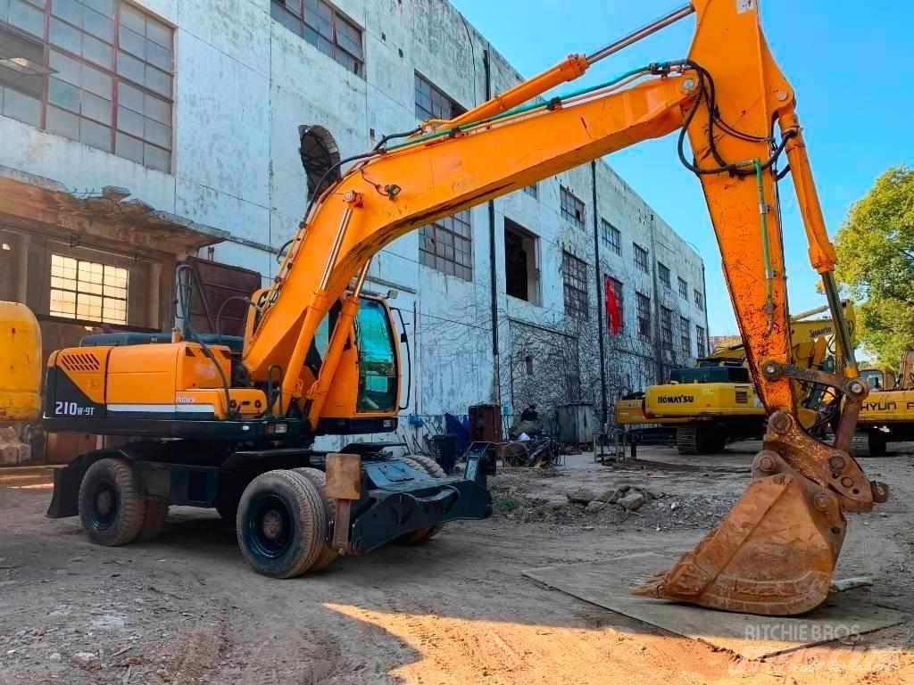 Hyundai R210W-9 Raupenbagger