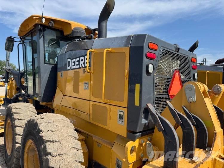 DEERE 772GP Grader